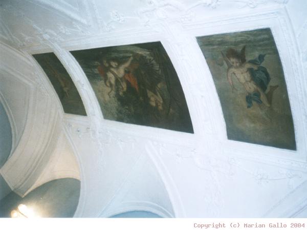 Na nsledujcch fotografi jsou zachyceny nespoet nstropnch maleb, jen se nachzej v nkolika salonech a pokojch prvnho patra.